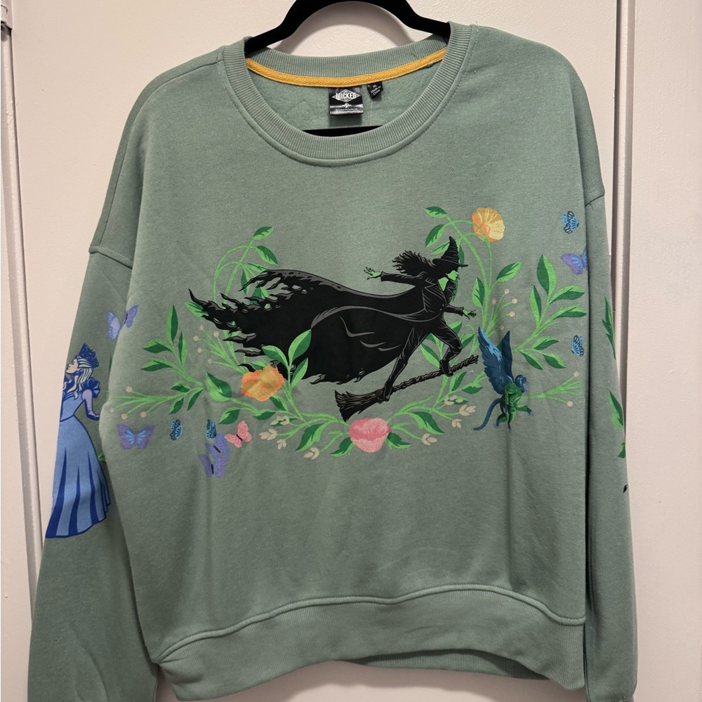 Women's Extra Large Wicked Fleece Pullover
Sweatshirt -Elphaba Sage Green XL NWT - Picture 2 of 8